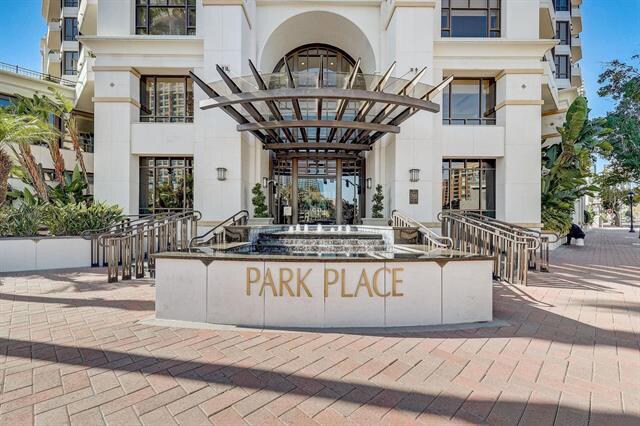 Building Photo - 700 W Harbor Dr