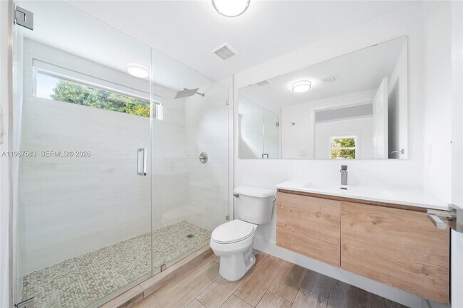 Building Photo - 1117 SW 13th St