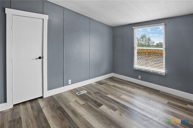 Building Photo - 154 Oak Lawn Dr