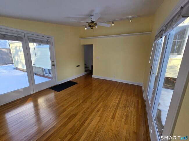 Building Photo - 148 Catherine St