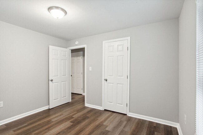 Building Photo - 3BR/2BA Downtown House Walking Distance to Forsyth Park and Daffin Park