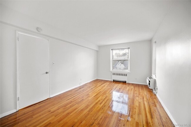 Building Photo - 730 Pelham Rd