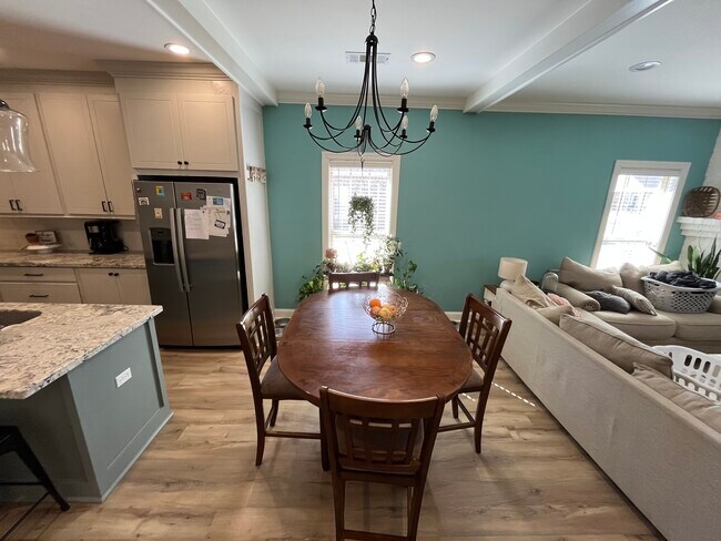 Building Photo - 837 Longleaf Circle-