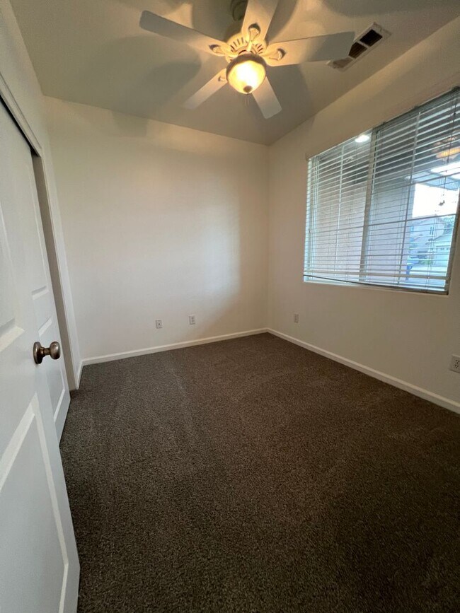 Building Photo - 2724 Tecopa Ave