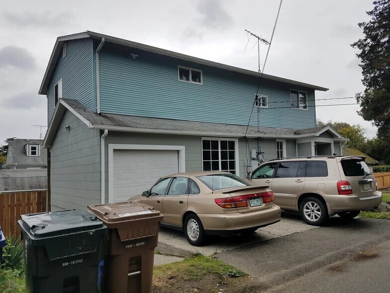 Building Photo - 936 N Alder St