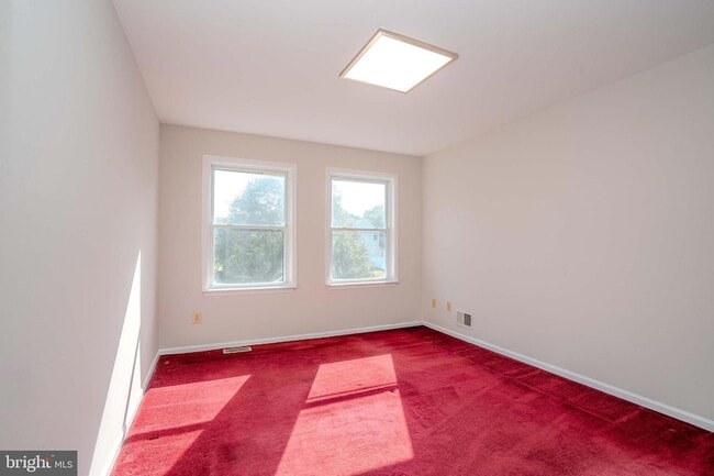 Building Photo - 27 Samantha Dr