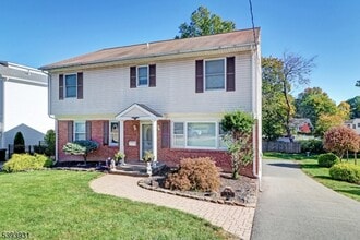 Building Photo - 6 Roscoe Ave