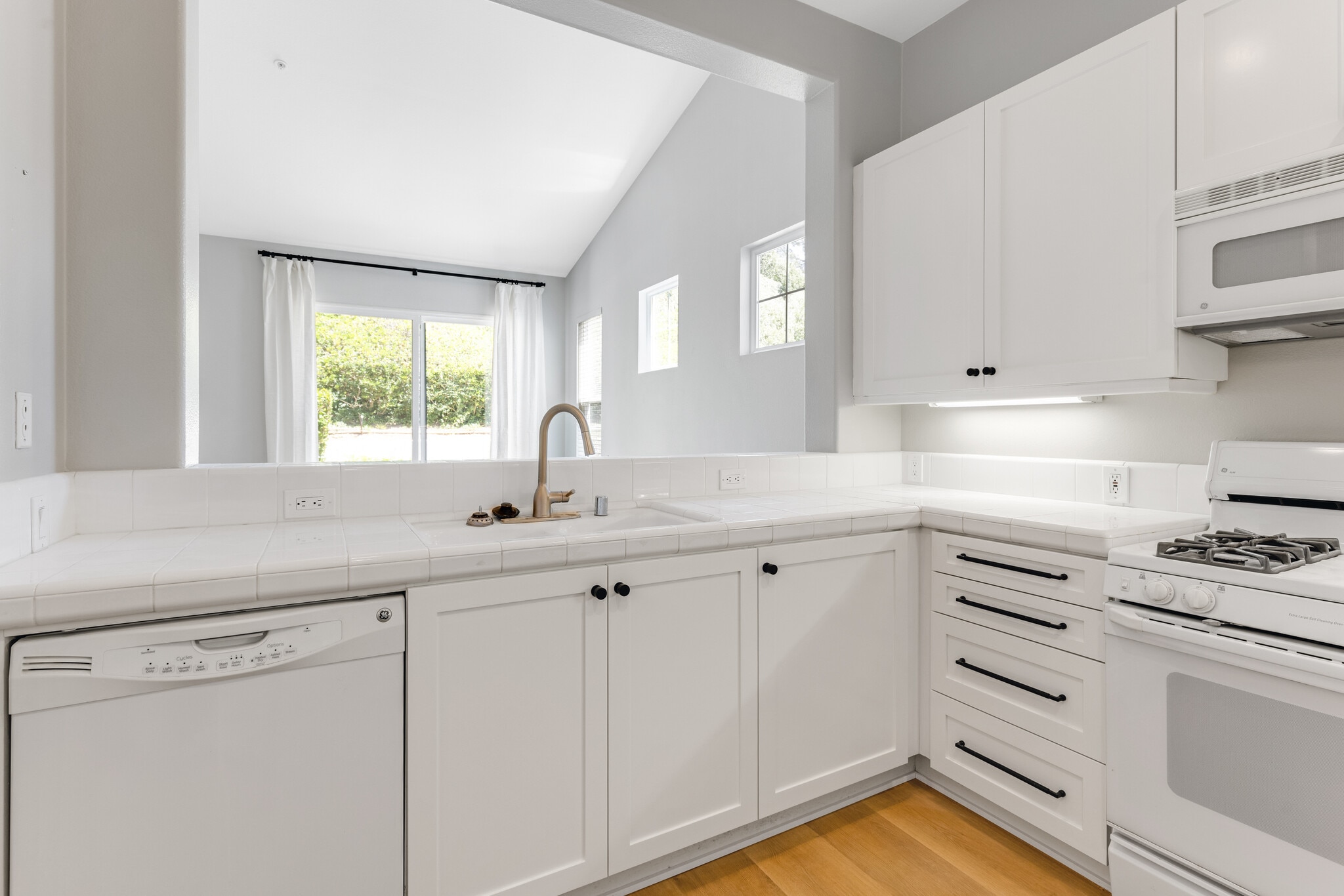 Building Photo - 14 Celano Ct