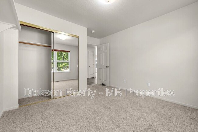 Building Photo - 970 Teresa Pl