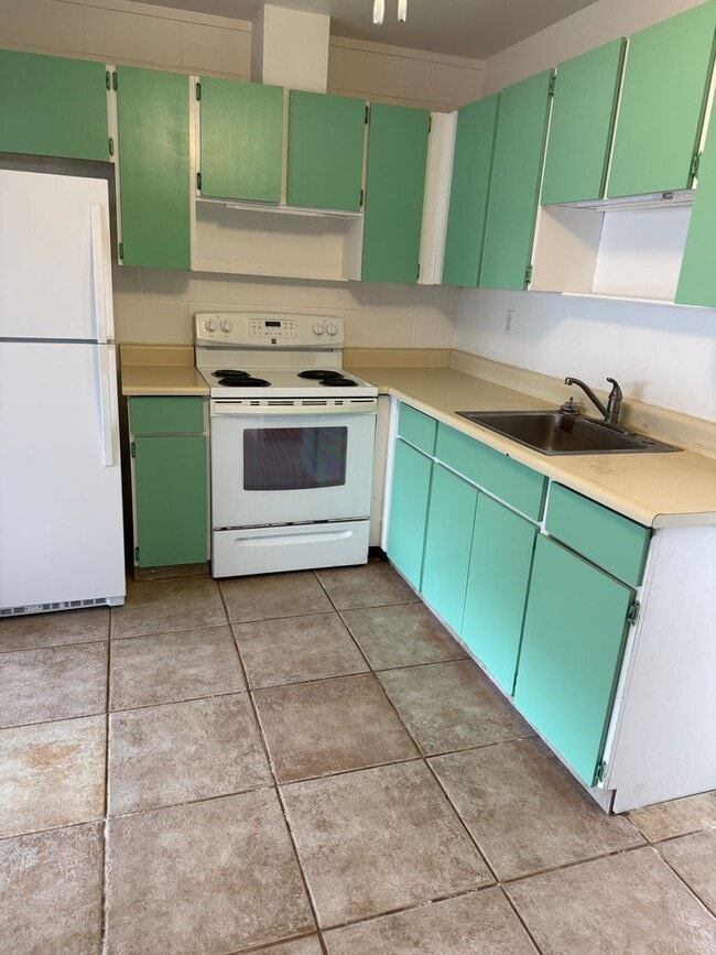 Building Photo - Ewa Beach Townhouse