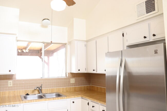 Building Photo - 1113 Plaza Azul