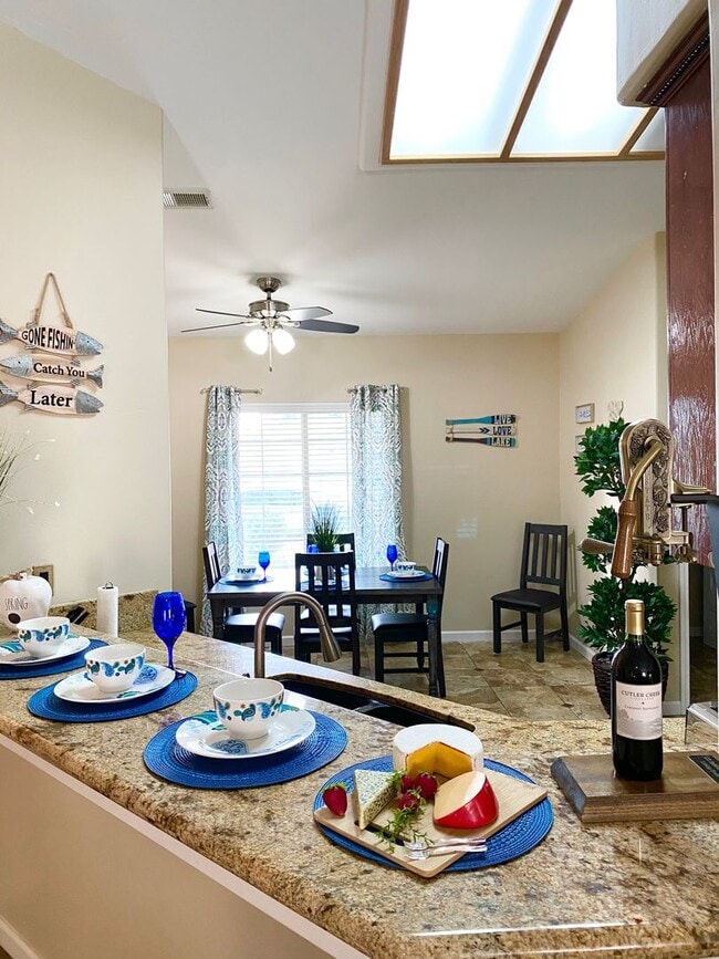 Building Photo - Best Deal in SW Bakersfield. Fully furnished home with a Pool