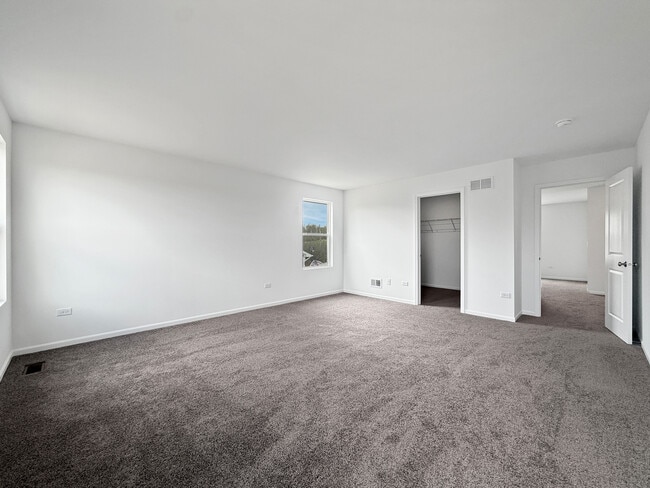 Building Photo - 1215 Stonegate Dr