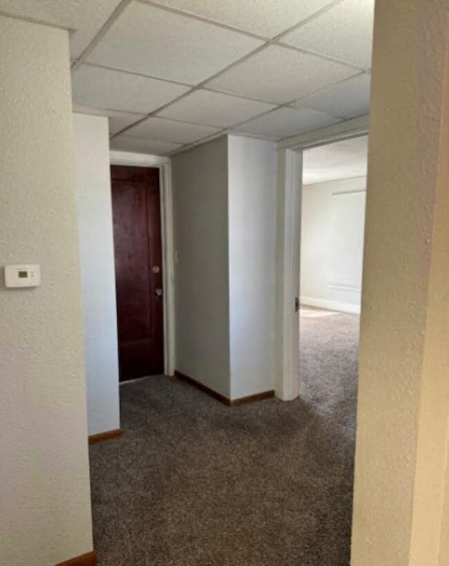 Building Photo - 918 E Locust St