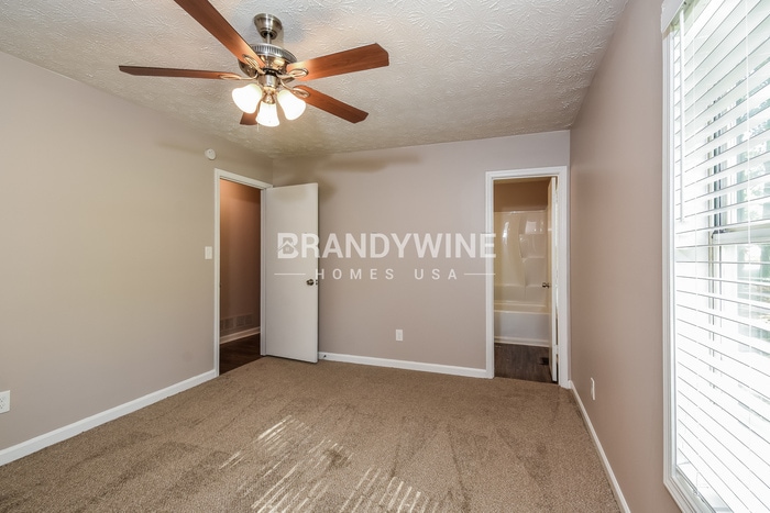 Building Photo - 2681 Meadow Ridge Ct