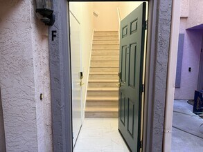 Building Photo - Fully Remodeled 2bed/2bath Townhouse.