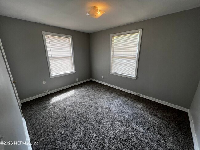 Building Photo - 5035 Campenella Dr