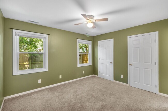 Building Photo - Cozy Timberwood Dr