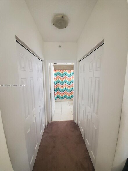 Building Photo - 6801 SW 44th St