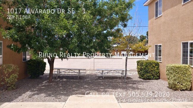 Building Photo - 1017 Alvarado Dr SE