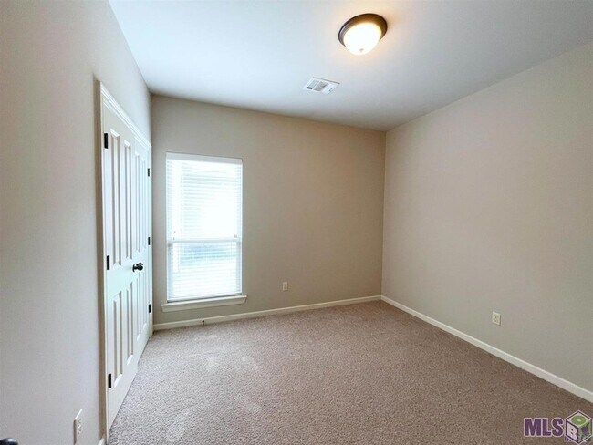 Building Photo - 1695 El Tigre Dr