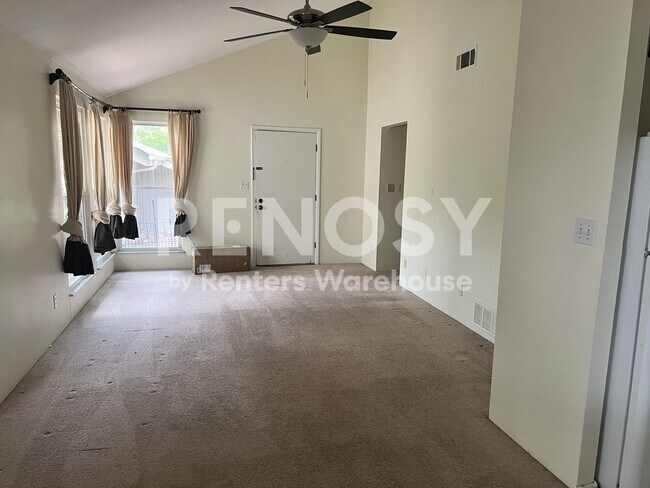 Building Photo - 1470 Pine Row Ct