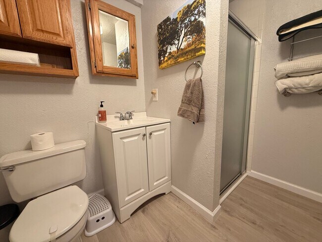 Building Photo - Comfortable Living in the Heart of Broomfield