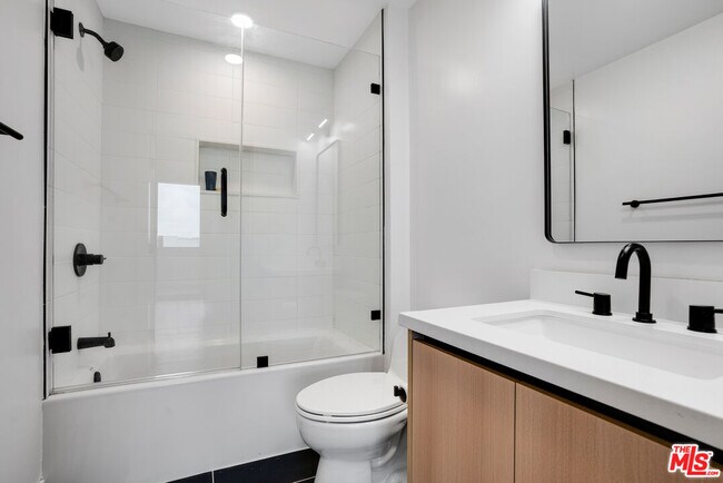 Building Photo - 5657 Virginia Ave