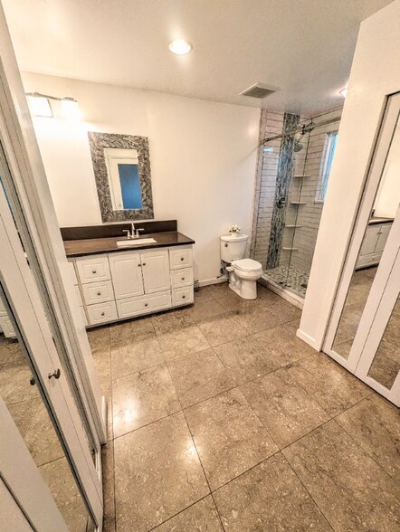 Building Photo - 365 Elkwood Ave