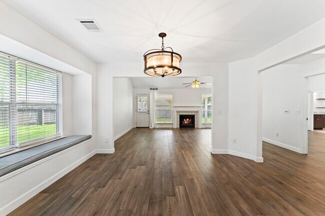 Building Photo - 34 Evening Song Ct