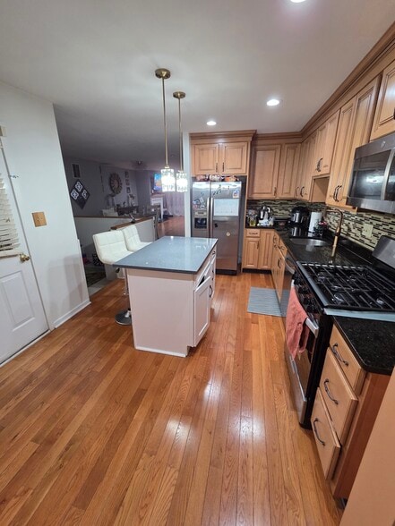 Kitchen - 262 Hedgerow Rd