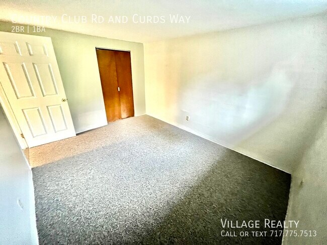 Building Photo - 671 Country Club Rd