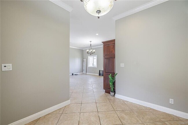 Building Photo - 33110 Hillside Dr