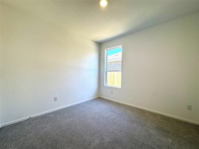 Building Photo - 26606 Foxtail Fern Dr