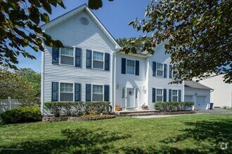 Building Photo - Charming Colonial on Quiet Cul-de-Sac