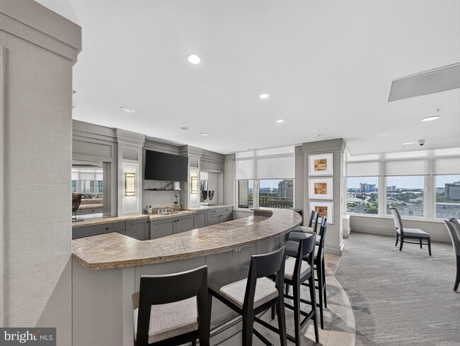 Building Photo - 8220 Crestwood Heights Dr
