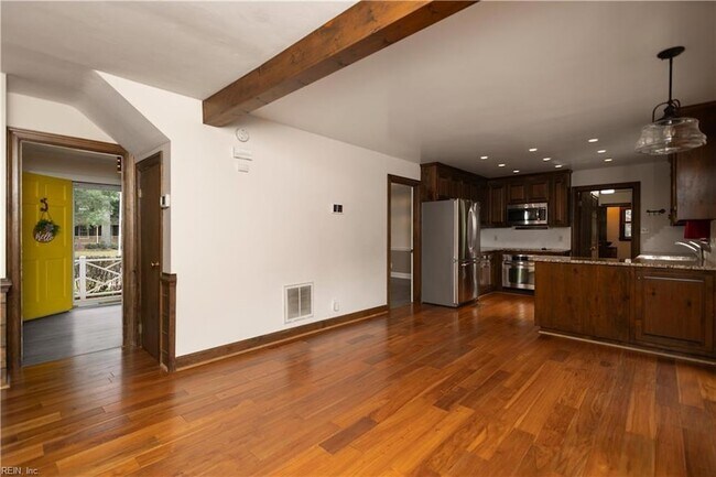 Building Photo - 4125 Duke of Gloucester Dr