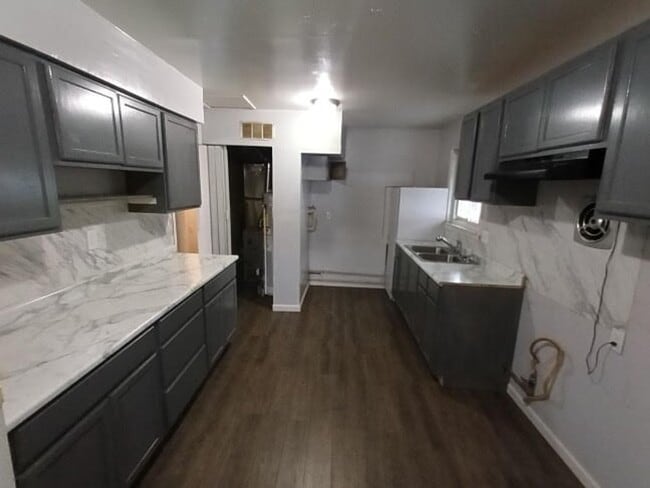 Building Photo - Cozy 2 bedroom 1 bathroom brick ranch