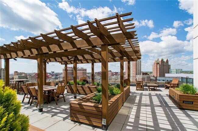 Building Photo - 100 W Exchange St