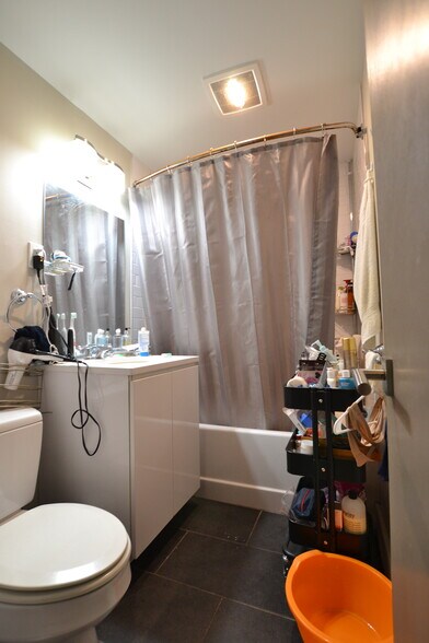 Building Photo - 17 Greylock Rd