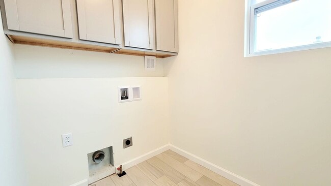 Building Photo - 1929 Blue Stem Ct