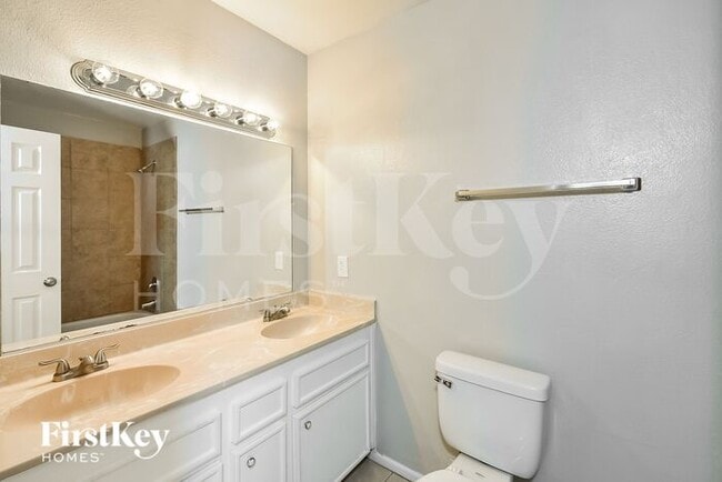 Building Photo - 921 Palmhurst Dr