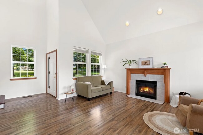 Building Photo - 15308 Esther Ave SE
