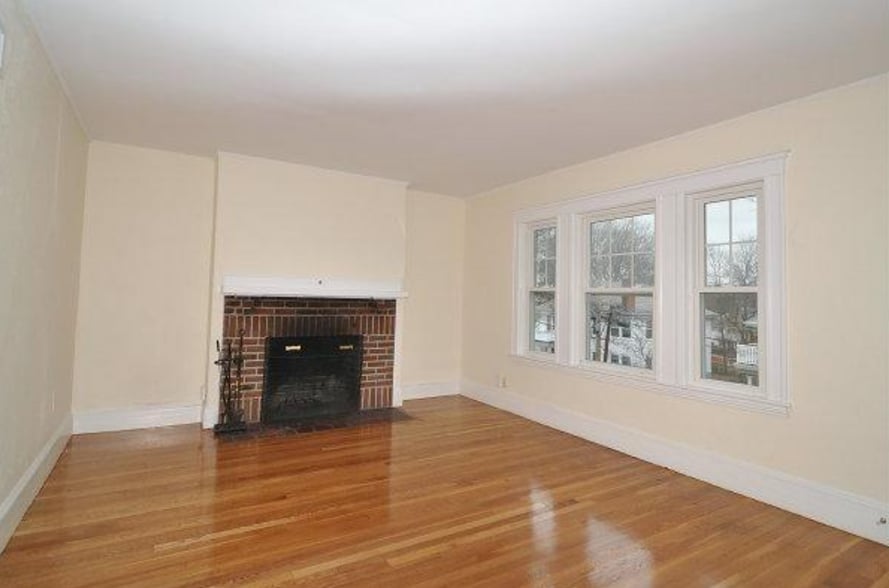 Building Photo - 25-27 Crosby Rd. Unit 2