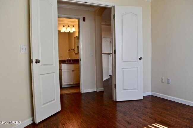 Building Photo - 1701 E Colter St