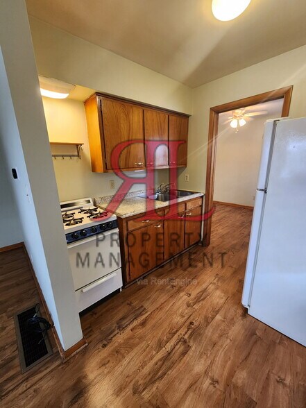 Building Photo - 3023 Darfield Pl