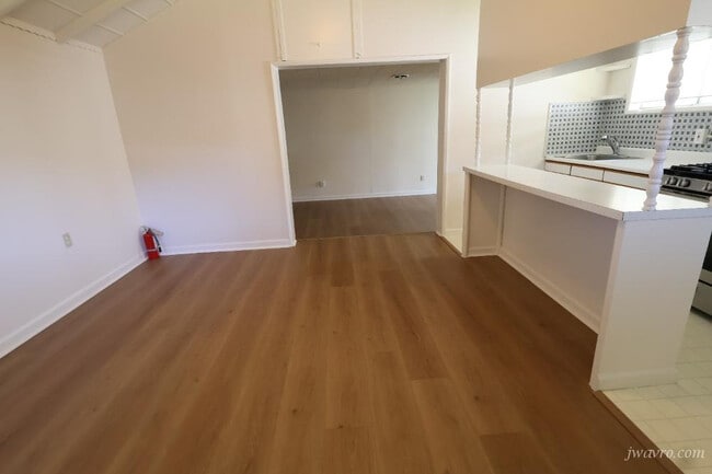 Building Photo - 76 Ryan Ave