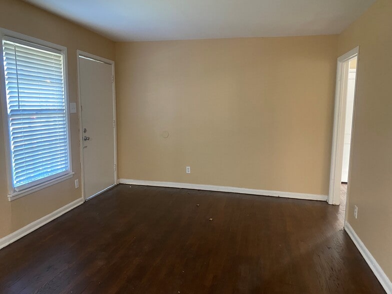 Building Photo - 10421 Desdemona Dr