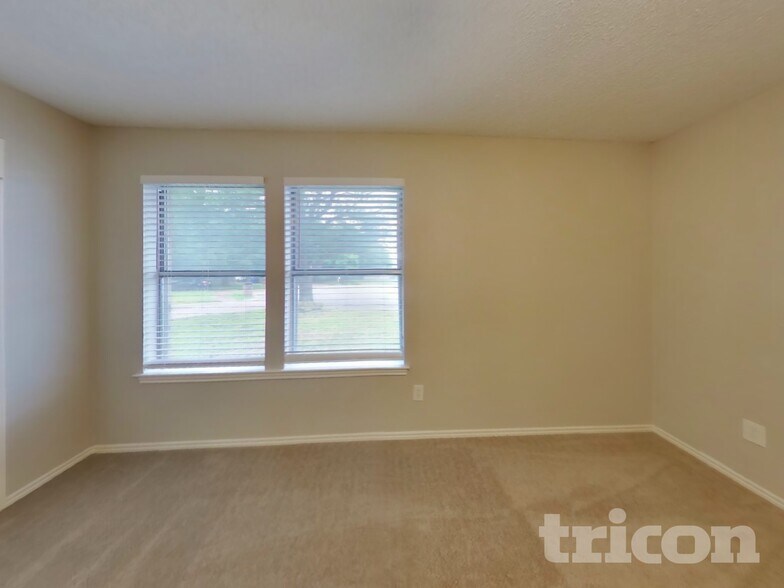 Building Photo - 6705 Lampe Ct
