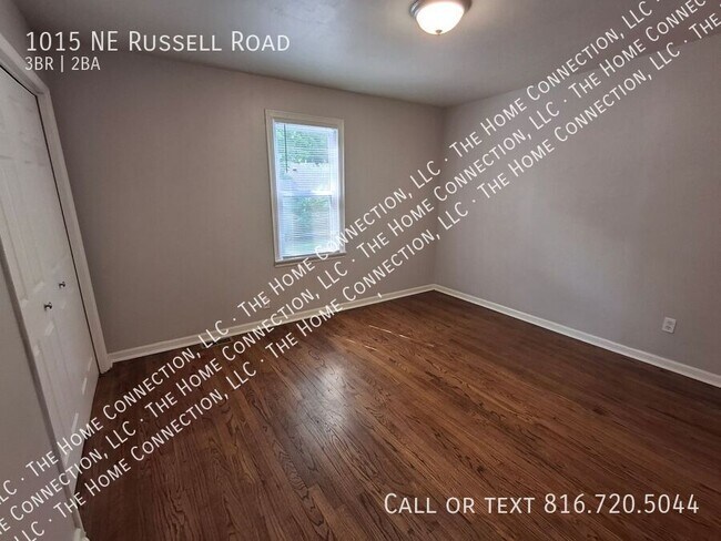 Building Photo - 1015 NE Russell Rd.